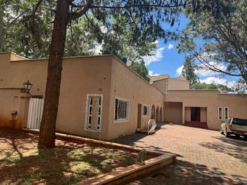 6 Bedroom House