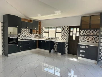 3 Bedroom Garden Flat