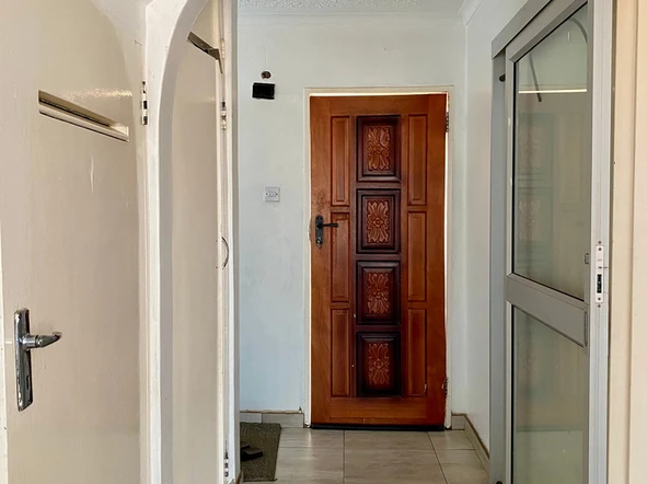 3 Bedroom Flat & Apartment