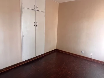 2 Bedroom Flat & Apartment