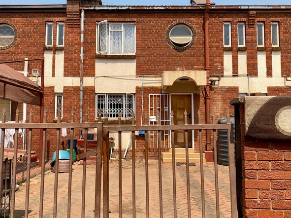 3 Bedroom Flat & Apartment