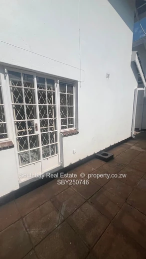 Avenues Duplex flat to let