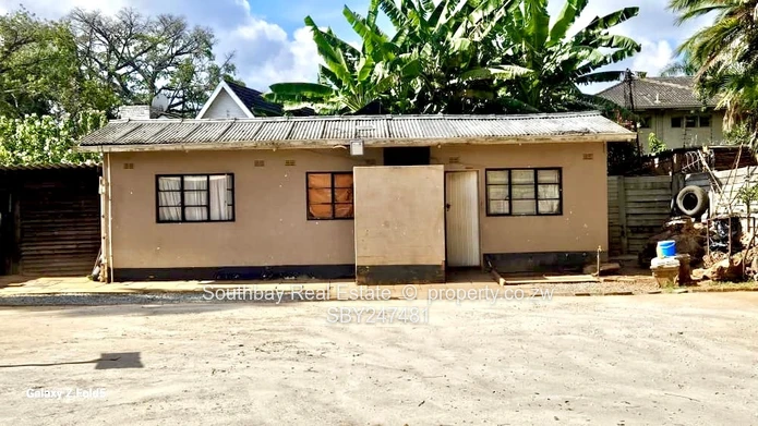 Modern and Well positioned for Commercial Use House  In Alex Park!