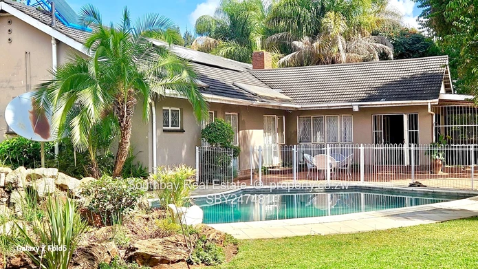 Modern and Well positioned for Commercial Use House  In Alex Park!