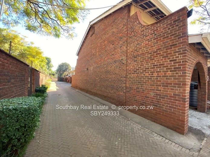 3 bed duplex flat to let in Avenues (Sole Mandate)