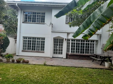 4 Bedroom Flat & Apartment