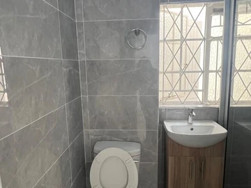4 Bedroom Garden Flat