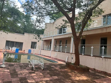 6 Bedroom House