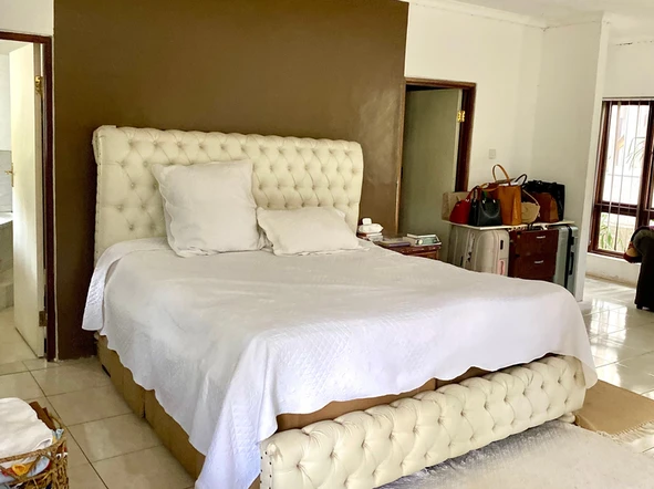6 Bedroom House