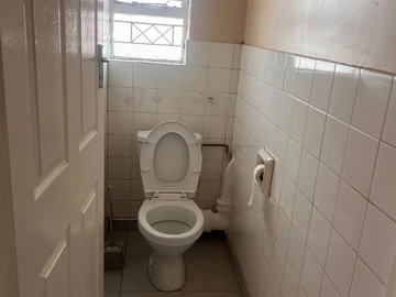 2 Bedroom Flat & Apartment