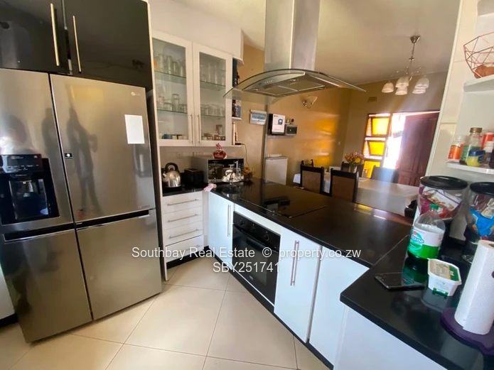 3 beds duplex flat to let