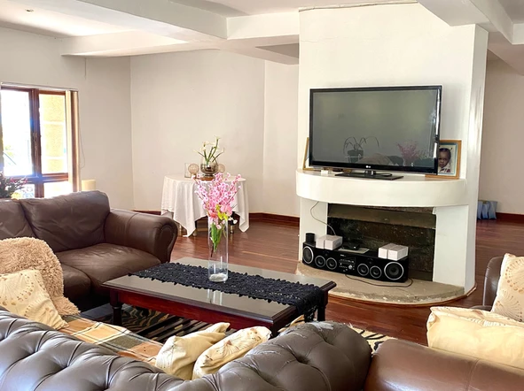 6 Bedroom House