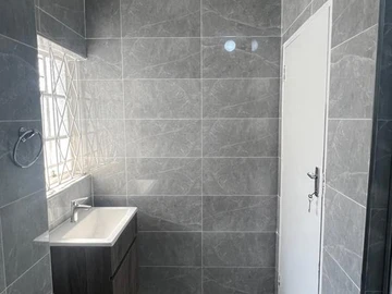 4 Bedroom Garden Flat