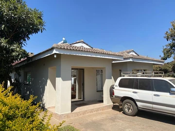 3 Bedroom Flat & Apartment