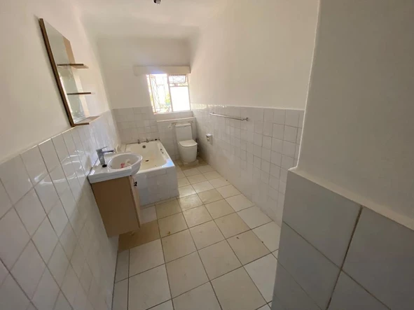 3 Bedroom Flat & Apartment