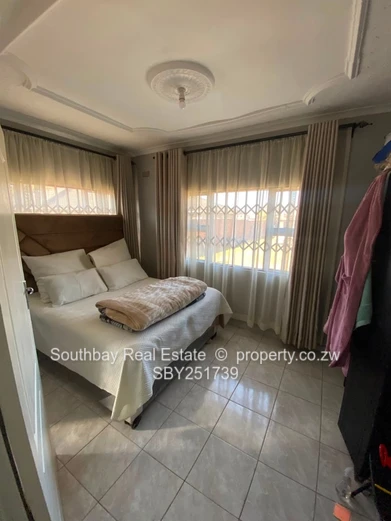 Zimre park cottage to let