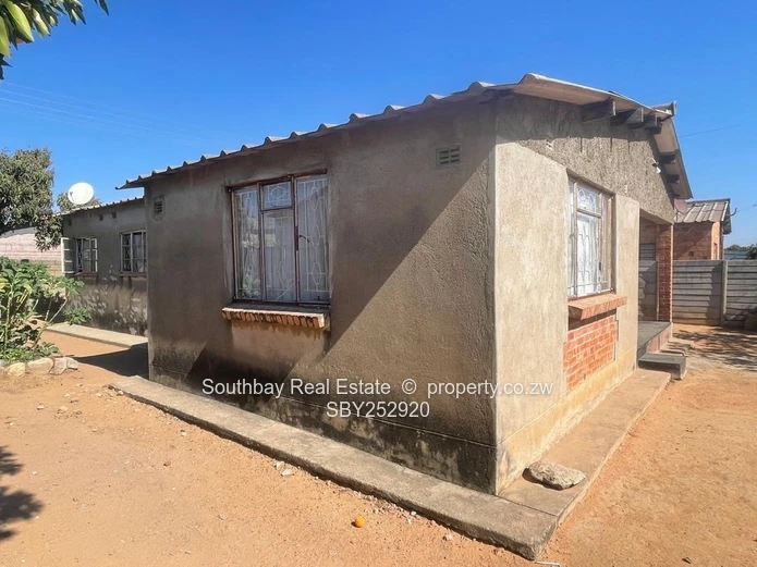 House in Luveve Bulawayo For Sale