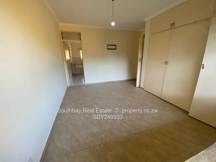 3 bed duplex flat to let in Avenues (Sole Mandate)