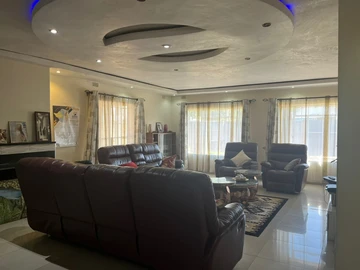 5 Bedroom House