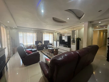 5 Bedroom House