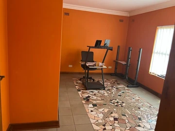 6 Bedroom House