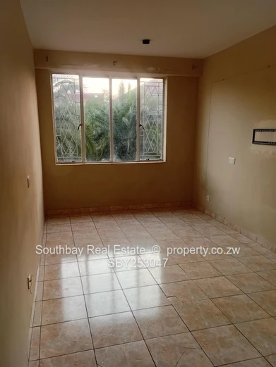 1 bed flat to let in Avenues CBD