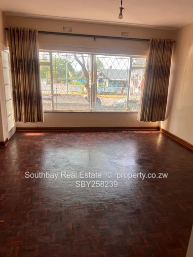 2 Bed Flat To Let 