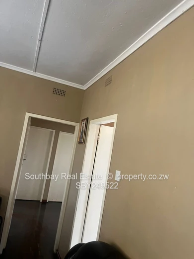 Craneborne House For Sale