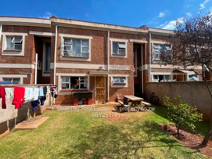 3 beds duplex flat to let