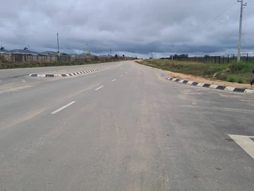 Commercial & Industrial Land