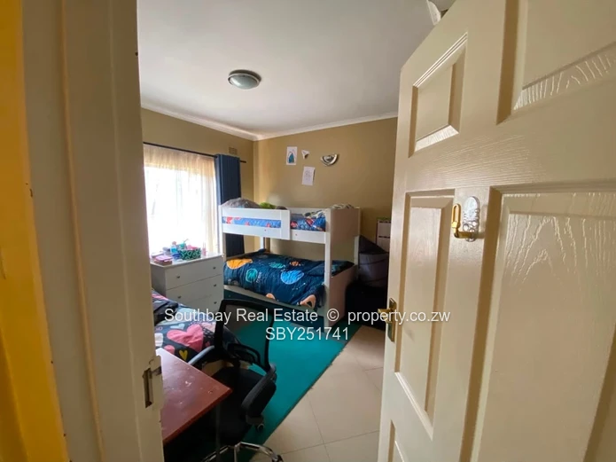 3 beds duplex flat to let